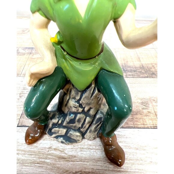 Vintage Disney Japan Peter Pan Ceramic Figurine Hand-Painted Sitting On Tree Stu - Picture 3 of 5